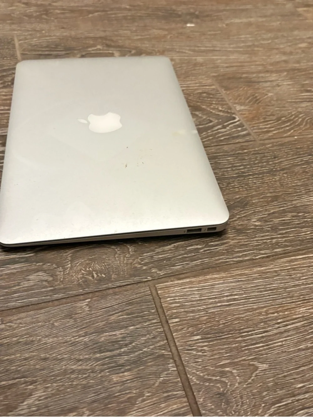 Apple Silver Aluminum Laptop Top with Apple Logo